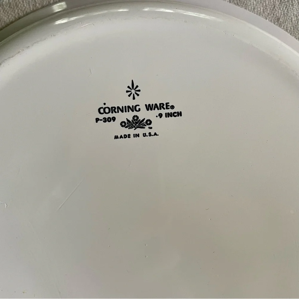 Vintage Corning Ware Blue Cornflower Pattern White Pie Dish. P-309. 9 inch